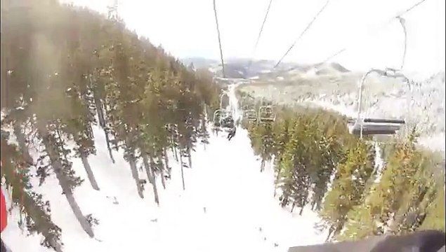 Un gars tombe d'un télésiège faisant une chute de 15 mètres