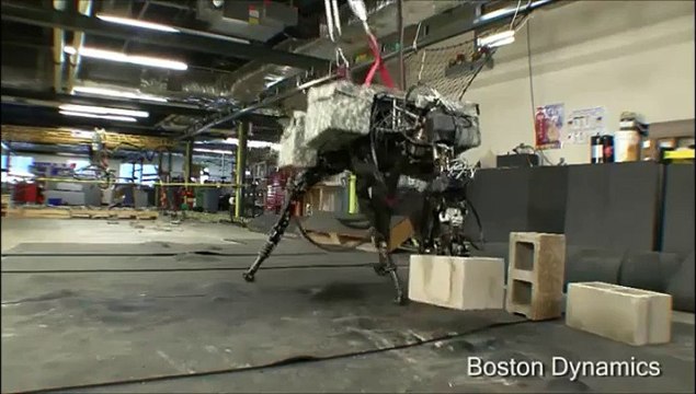 Les robots peuvent lancer des parpaings