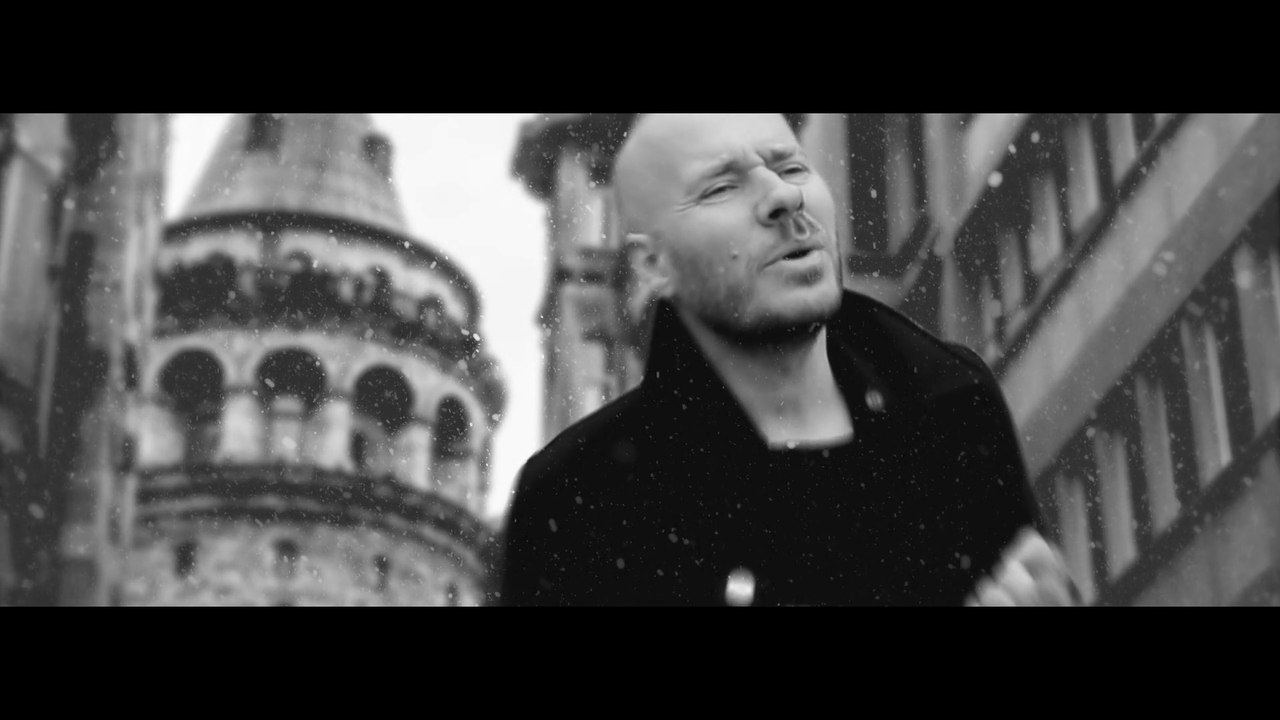 Emre Yücelen - İstanbul Gibidir Aşk