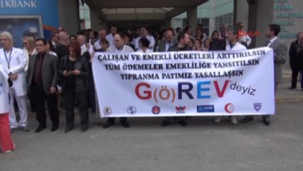İzmir Sağlık Çalışanları 1 Günlük İş Bırakma Eylemine Çağrı Yaptı