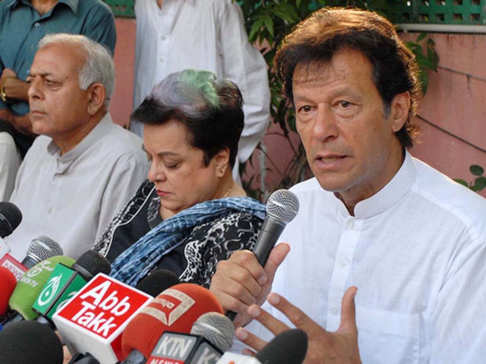 Imran khan Presser at Banni gala