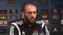 Beşiktaş Teknik Direktörü Slaven Bilic ve Futbolcusu Serdar Basın Toplantısında Konuştu