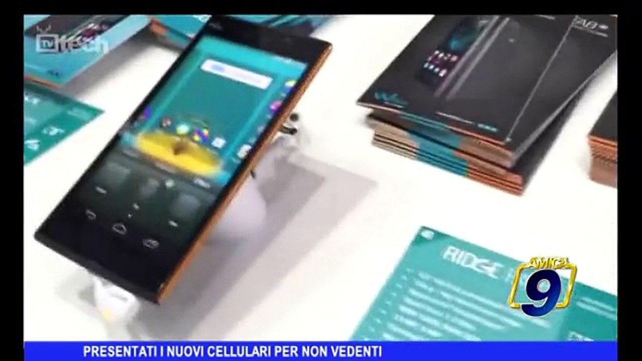Presentati i cellulari per i non vedenti