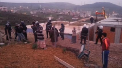 İzmit Alikahya'da Ruhsatsız 3 Ev İnşaatı Yıktırıldı