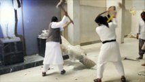 MOSSOUL (Irak) - 26 fév 2015 -Les djihadistes de l'EI détruisent des antiquités de près de 3000 ans