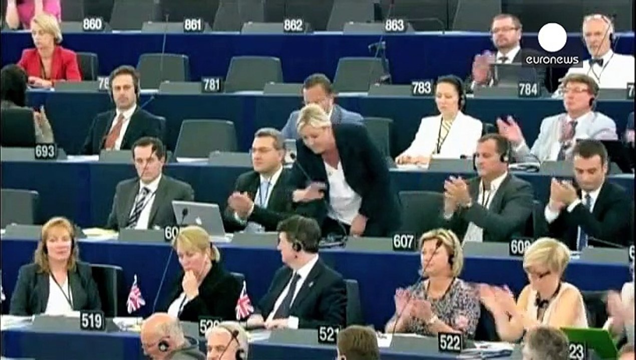 Το Ευρωκοινοβούλιο ερευνά το κόμμα της Λεπέν γι...
