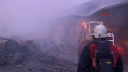 Kıraç'taki Fabrika Yangını 4 Saatte Kontrol Altına Alındı