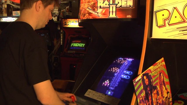 Classic Game Room - TRUXTON arcade game review