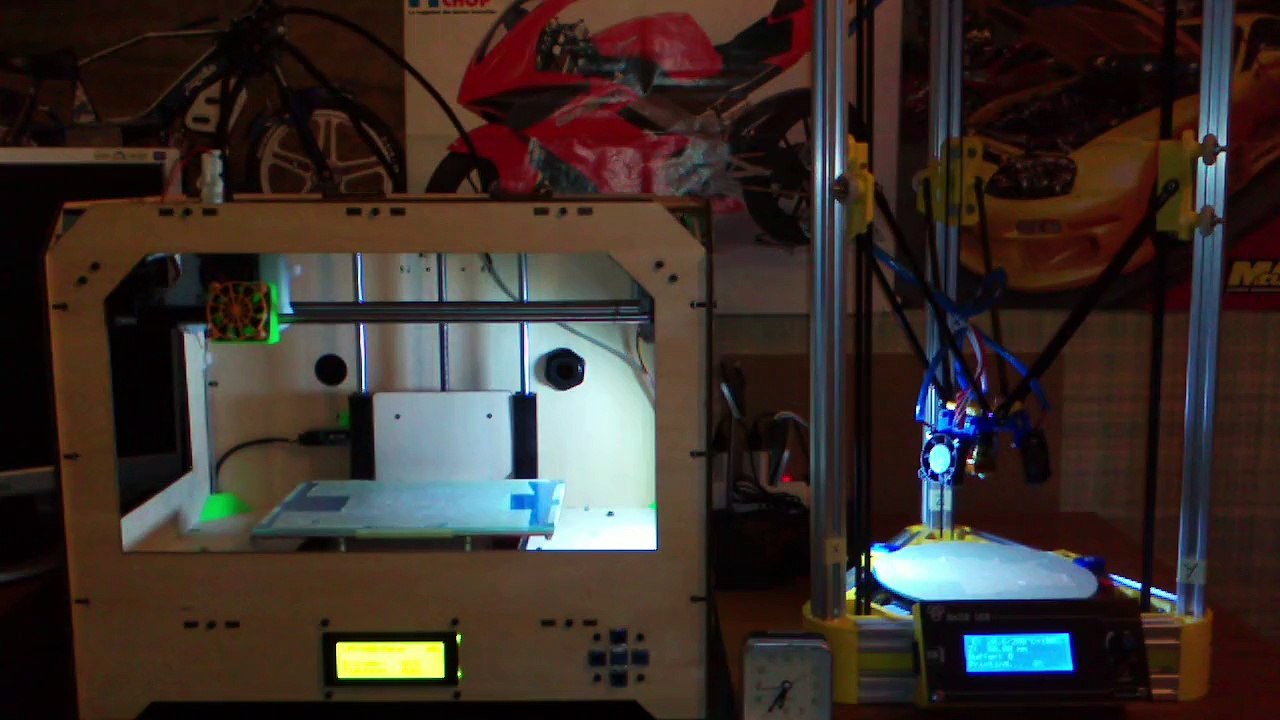 Delta-versus-Replicator
