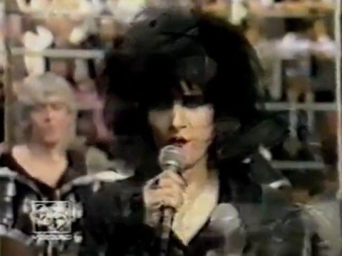 SIOUXSIE & THE BANSHEES – SPELLBOUND Lip sync, rare ('Rockpop' show, ZDF German TV, 23 Nov 1981)