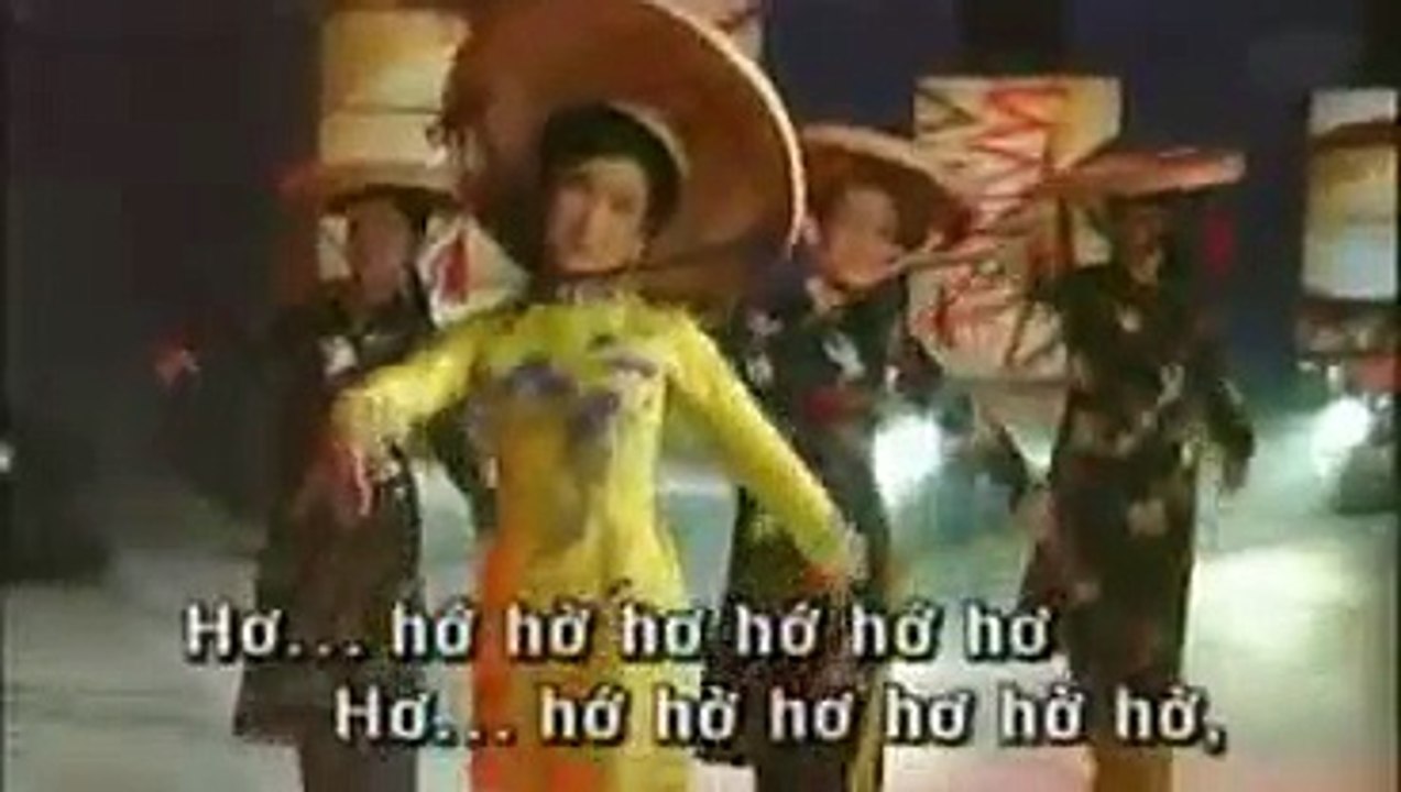 Qua Cầu Gió Bay - Hà Phương