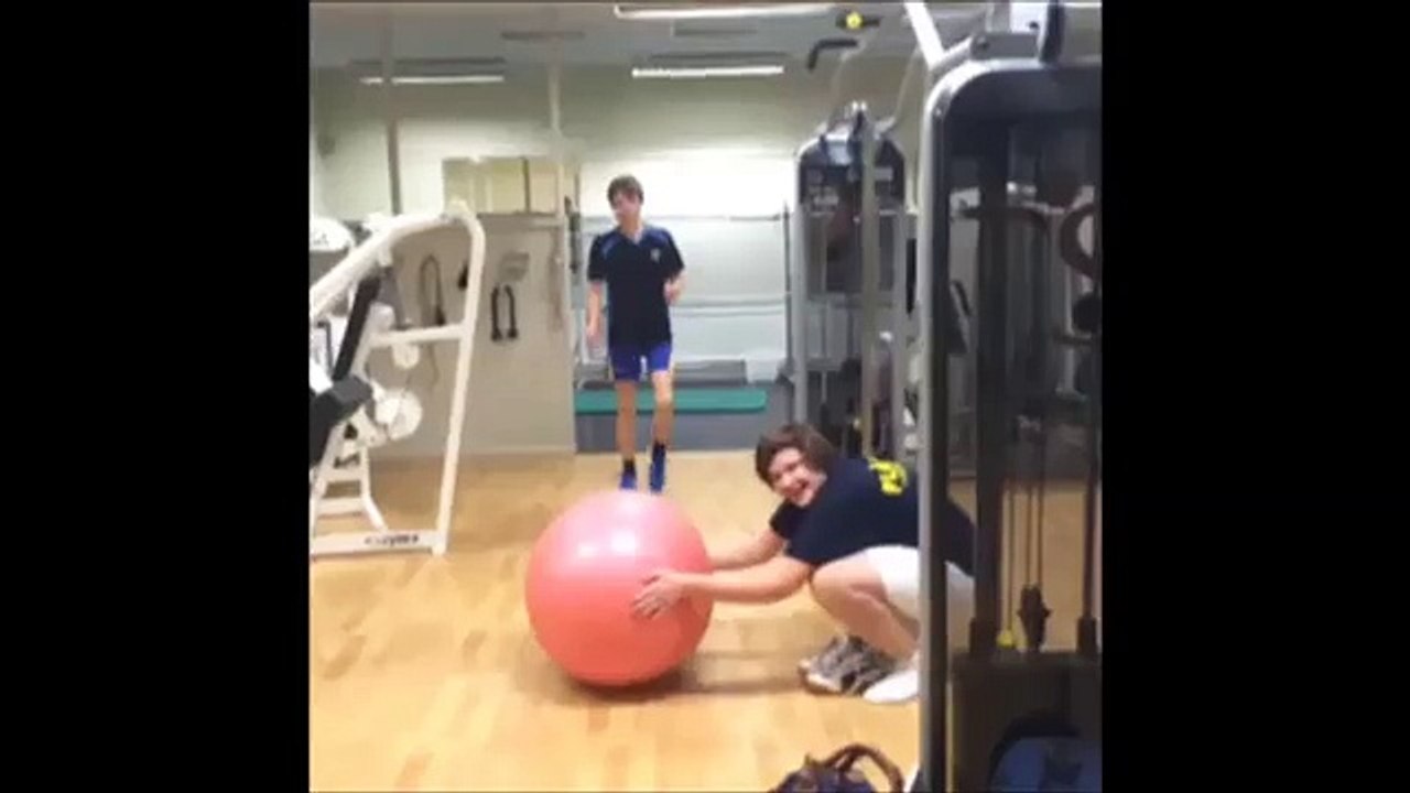 Scherzo terribile in palestra