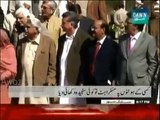 Farewell Photo session of Senators - look at reactions of retired Senators