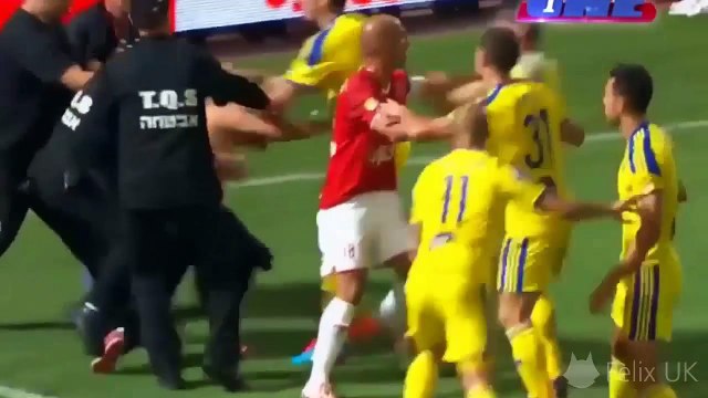 Funny football Moment ►Football Crazy Fans on Pitch