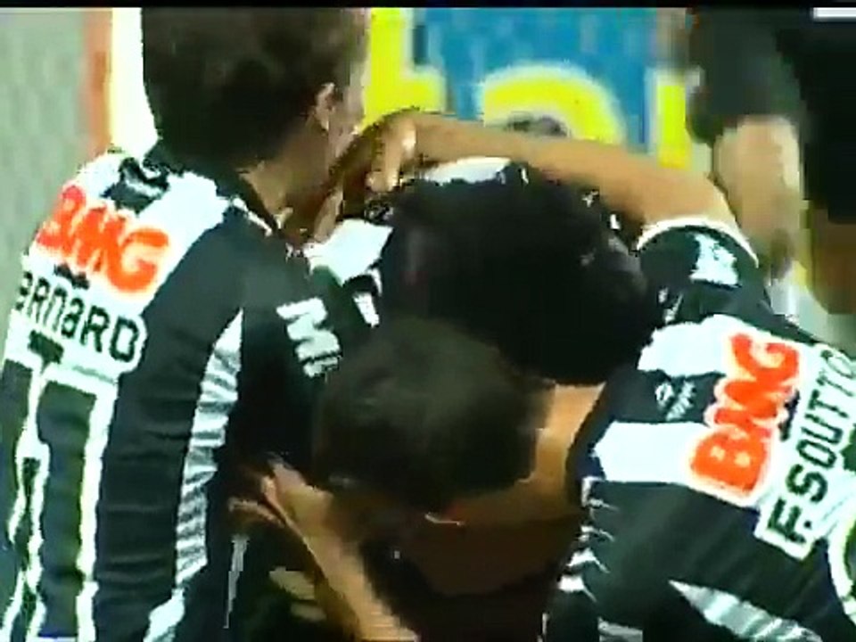 الهدف الذي أبكى رونالدينيو