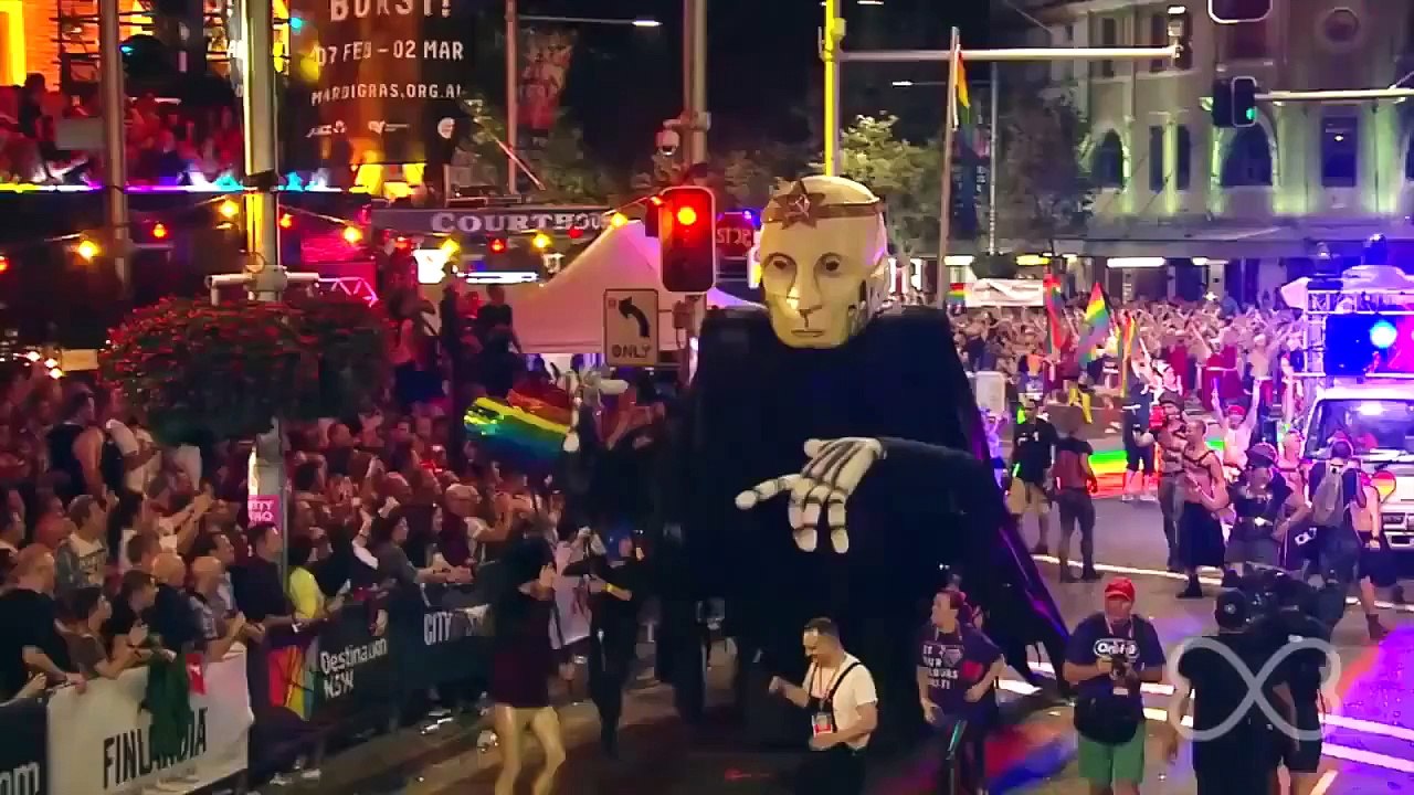 Kissing Prank - Interviewing SEXY Drunk Girls - Kissing Strangers - Funny Videos - Pranks 2015