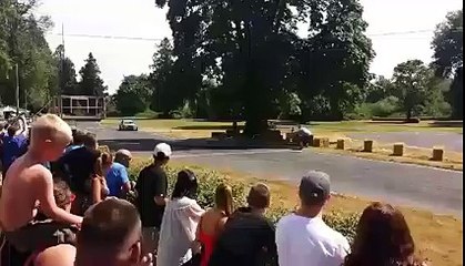 Driftte Açıları Alt Üst Eden Adam