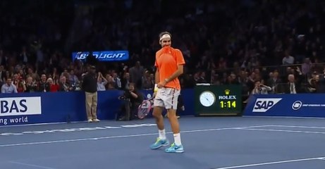 Un jeune fan réalise un superbe point face à Roger Federer