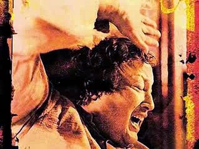 Meri Ankhon Ko Ankhon Ka Kinara - Very Beautiful Ghazal By Nusrat Fateh Ali Khan - Official HD Full Music Video - MH Production Videos - Video Dailymotion