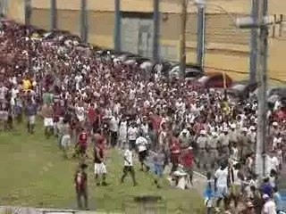 Arrastão da Paz; Vit 4x2 Rival