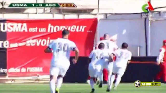 ¡Magistral golazo de volea tras dos sombreros!