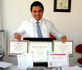 Eczacı 8 Yıla 4 Diploma Sığdırdı, 5'incisi Yolda