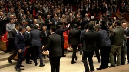 Davutoğlu: "Dedem Korkut Okuyanları, Şu veya Bu Mezhep Temelinde Bölmek Mümkün Olabilir Mi?"