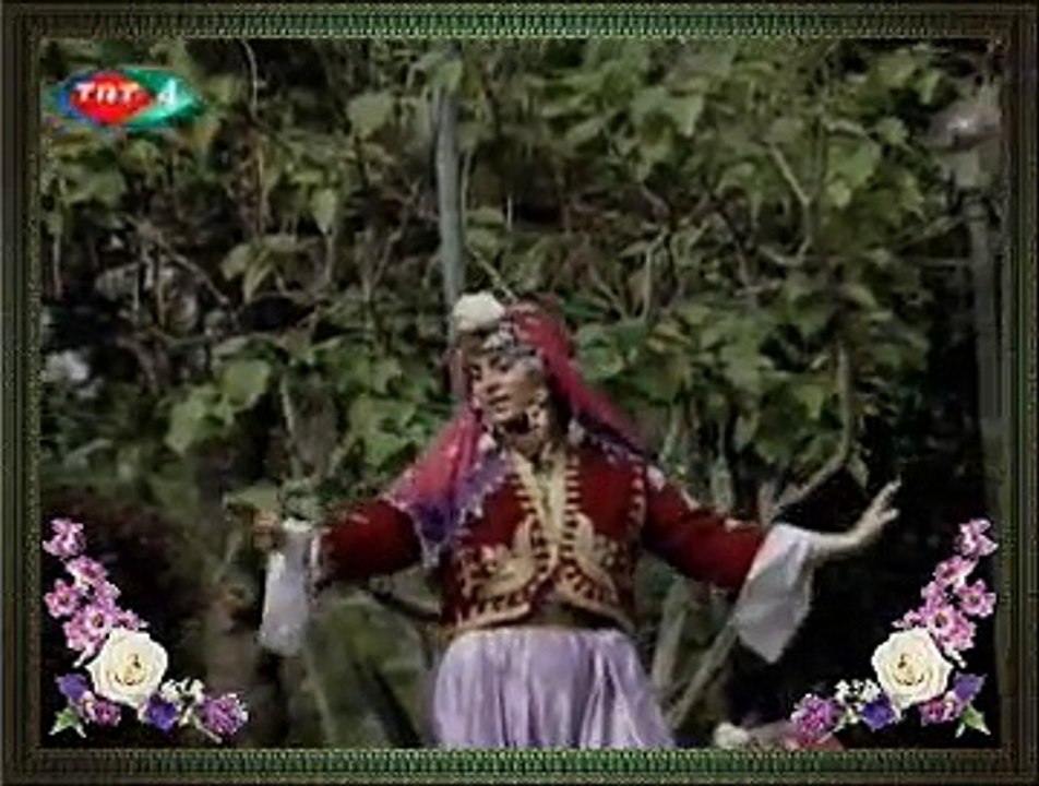 Saime CANTÜRK & Sevil KORURER & Makbule KAYA *Cevizin Yaprağı Dal Arasında*