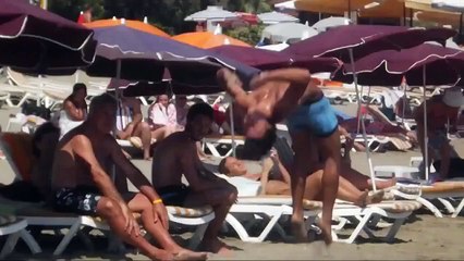 Hallucinant ! 200 flip minute sur la plage ! Qui sait le faire ?