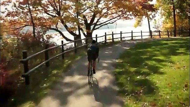 Les chutes du niagara en hélicoptère téléguidé