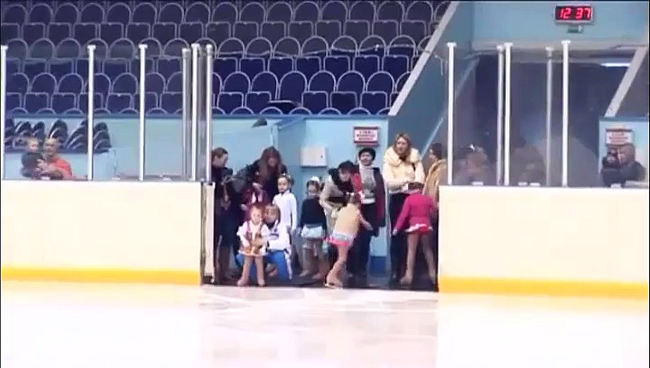 A Z ans et demi elle fait du patin à glace mieux que moi