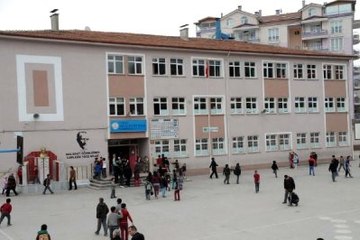 Kadın Öğretmenden Öğrencilere: Size Tecavüz Mübah