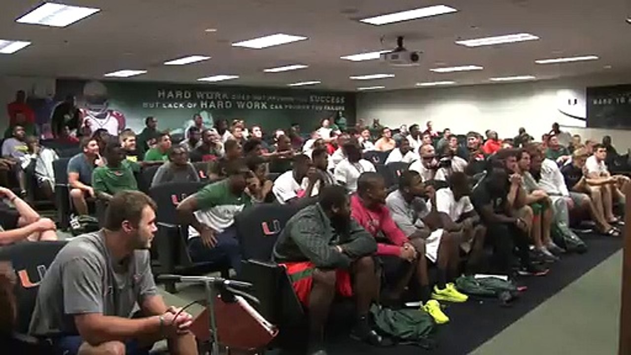 Mdr le délire quand ils découvrent leurs nouveaux maillots !