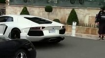 HO LE CON ! Un voiturier défonce une Lamborghini Aventador ! OUPS !