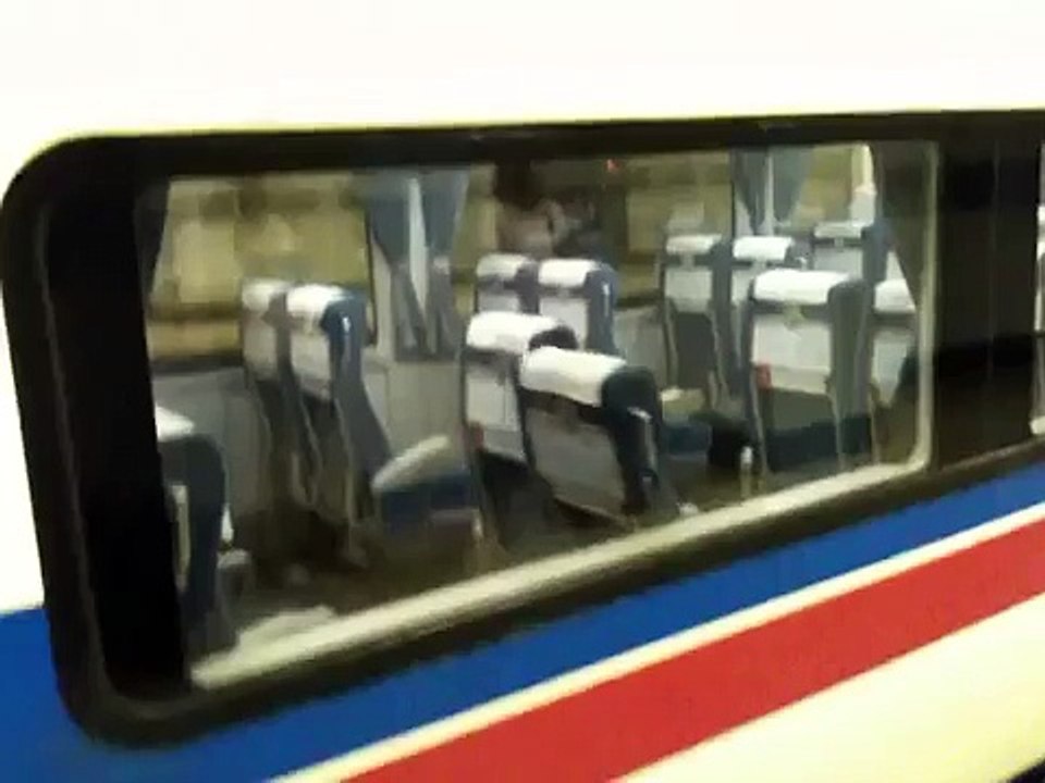 OUFTI ! Les japonais font encore fort avec leurs sièges tournant dans les trains !