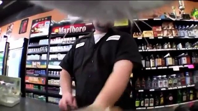 Que fait votre chat quand vous n'êtes pas la ? Vous allez être surpris !