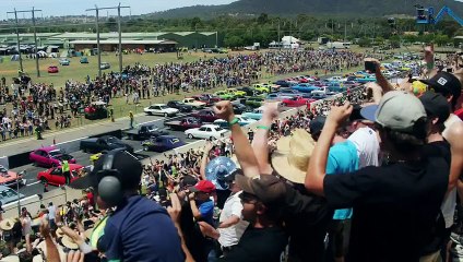 103 bagnoles tunées font du burn simultanément ! Exceptionnel !