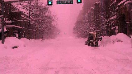 Pas un chat et 1m de neige dans les rues de Boston ! Impressionnant !