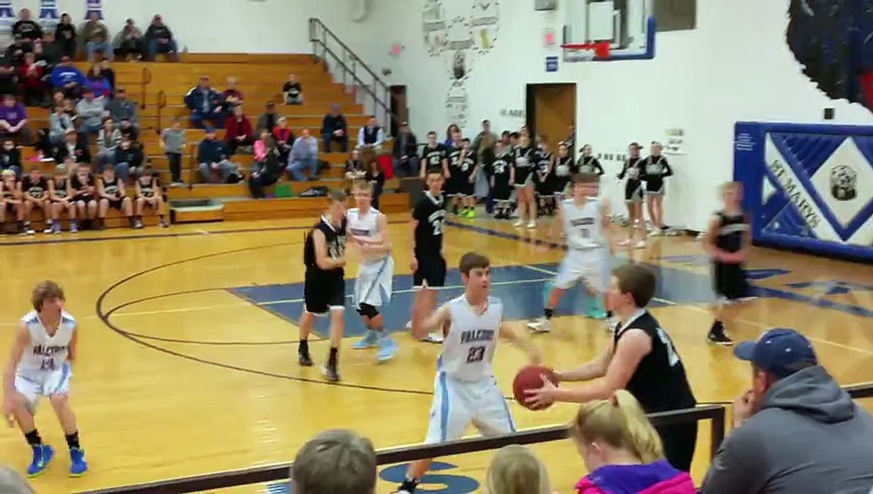 Ce joueur de basket vit le pire jour de sa vie ! Ce qui lui arrive est tellement improbable !