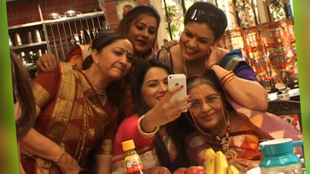 SELFIE TIME' On Sets OF Itna Karo Naa Mujhe Pyaar!! | On Location | Sony Tv