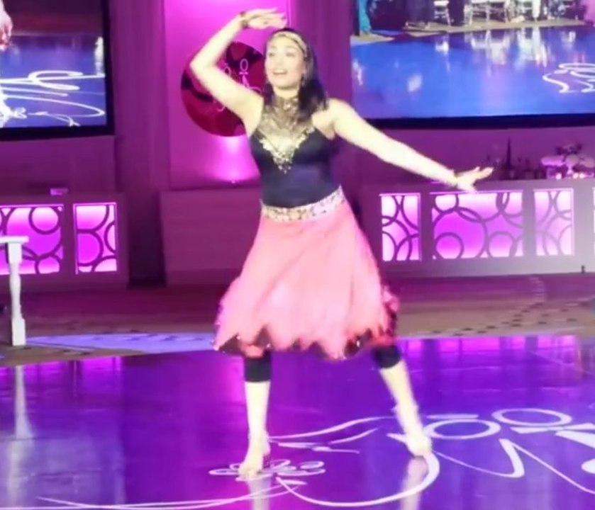 Desi Hot Girl Pakistani Wedding Dance on Bollywood Song '''' Tere Naa Te Sajna Ve Mera Dil Dharke '''' HD