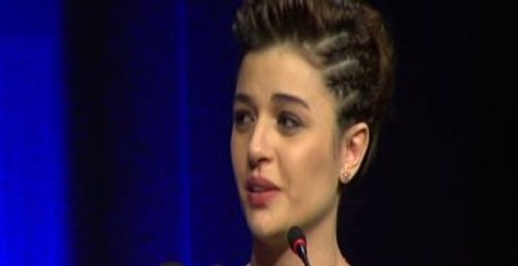 SİYAD Ödülleri Gecesine Gonca Vuslateri'nin Gözyaşları Damga Vurdu