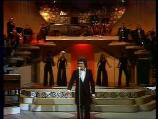 Michel Sardou chante "J'AI 2000 ANS"