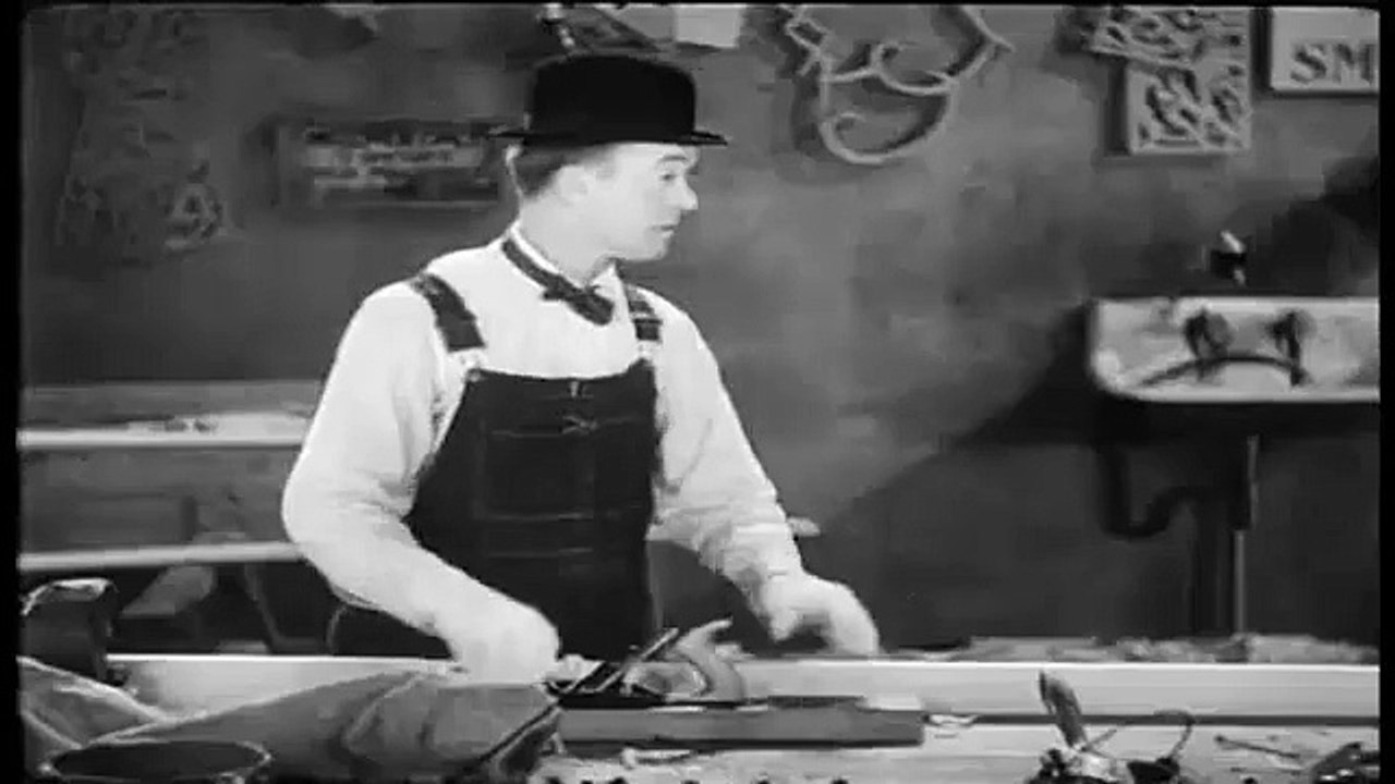 Laurel & Hardy: Busy Bodies (1933) - Trailer