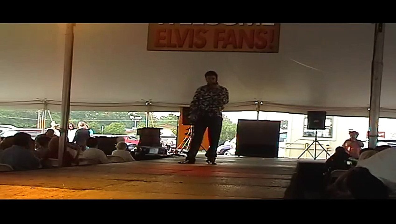 Anthony Hopkins sings  Are You Sincere  at Elvis Week 2006 (video)