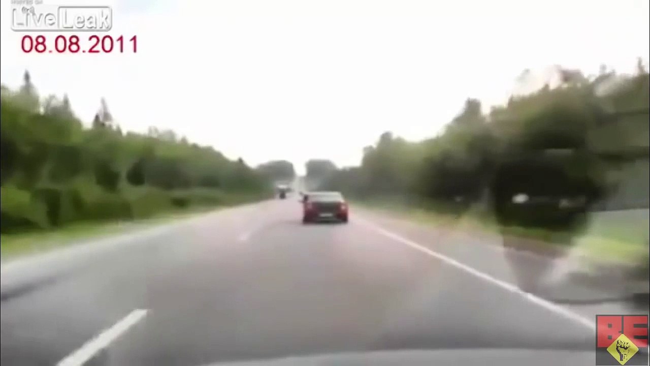 Accidente fatal de auto (720p)