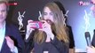 Exclu Vidéo : Cara Delevingne rencontre ses fans aux Galeries LaFayette