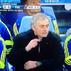 Chelsea vs PSG: José Mourinho hizo extraña &#039;pataleta&#039; (VIDEO)