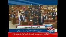 Newly elected members of Pakistan senate take oath