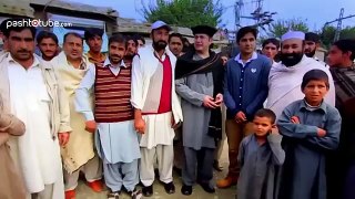 Da Bajaur Gulona Bakhtiar Khattak and Shan Yousafzai Pashto new song 2014 Hd With English Subtitle